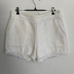 Marie Oliver White shorts size 4‎